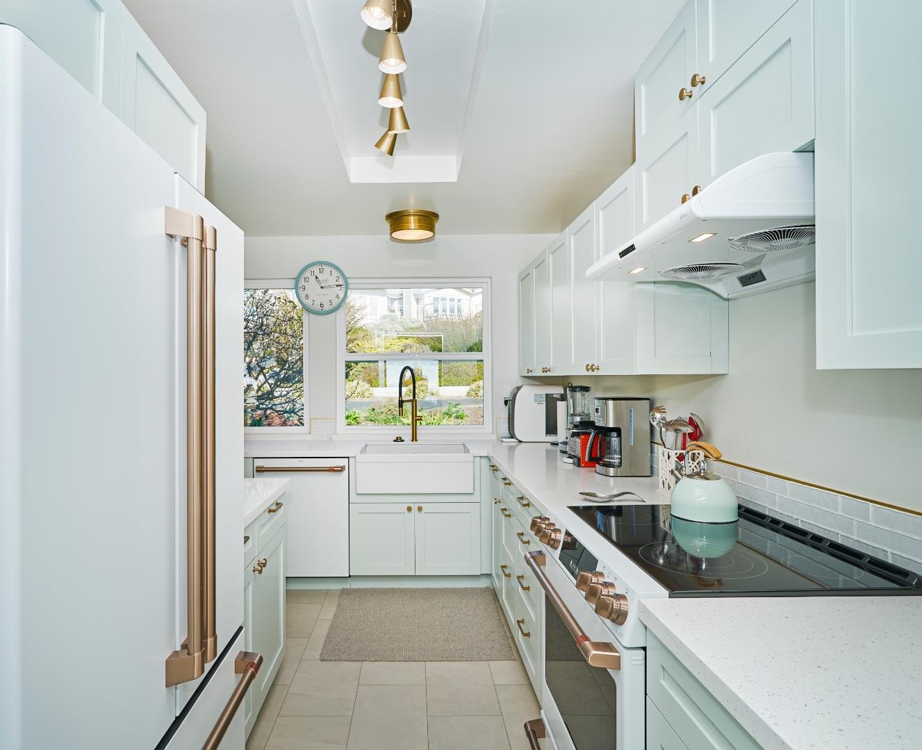 Detail Gallery Image 7 of 53 For 550 Sand Dollar Dr, Watsonville,  CA 95076 - 3 Beds | 3 Baths