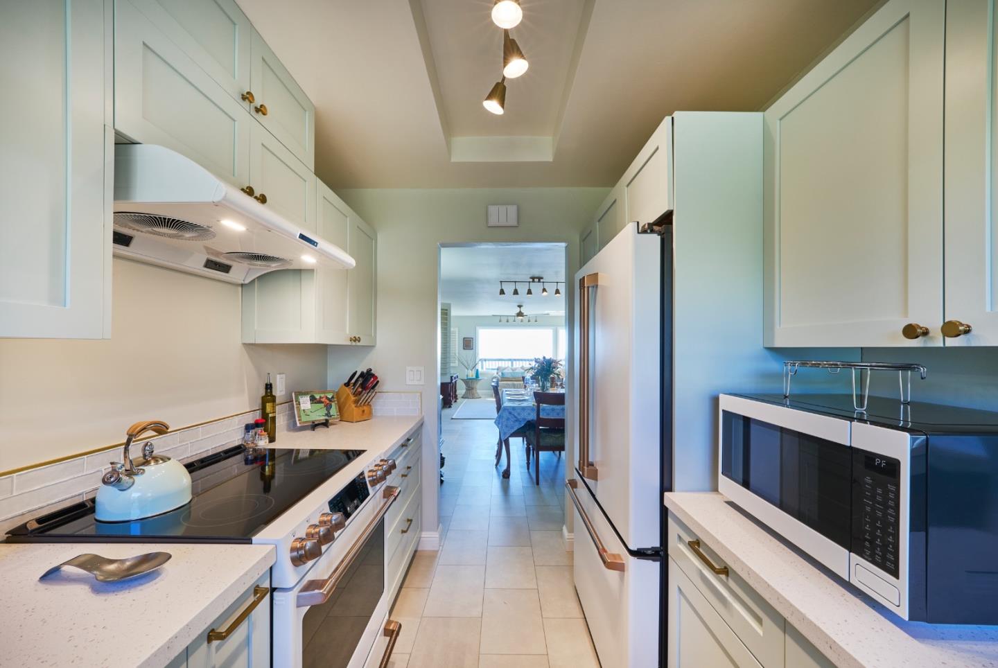 Detail Gallery Image 8 of 53 For 550 Sand Dollar Dr, Watsonville,  CA 95076 - 3 Beds | 3 Baths
