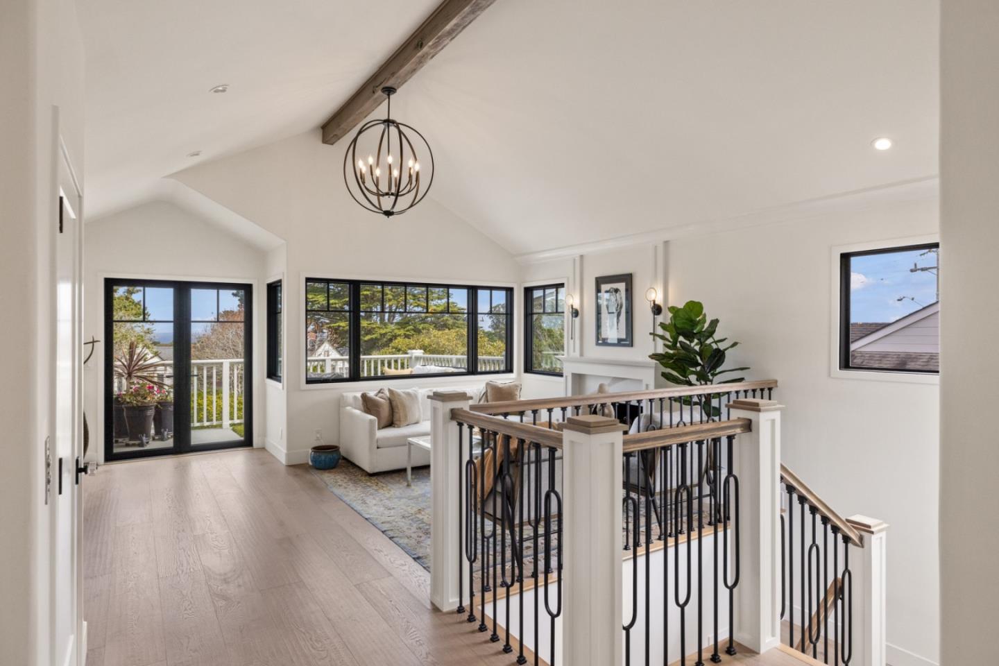 Detail Gallery Image 15 of 61 For 1015 Jewell Ave, Pacific Grove,  CA 93950 - 3 Beds | 2/1 Baths