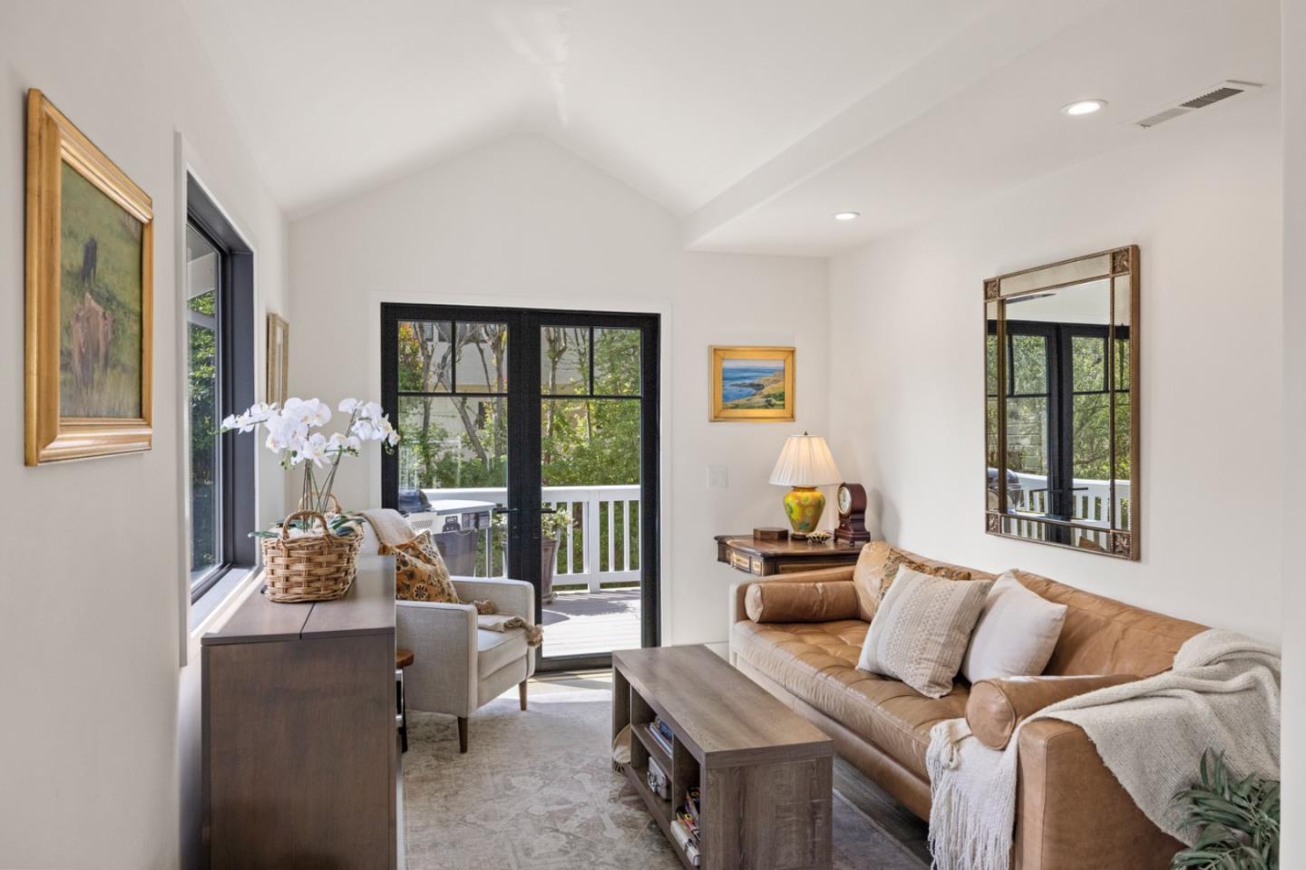 Detail Gallery Image 30 of 61 For 1015 Jewell Ave, Pacific Grove,  CA 93950 - 3 Beds | 2/1 Baths