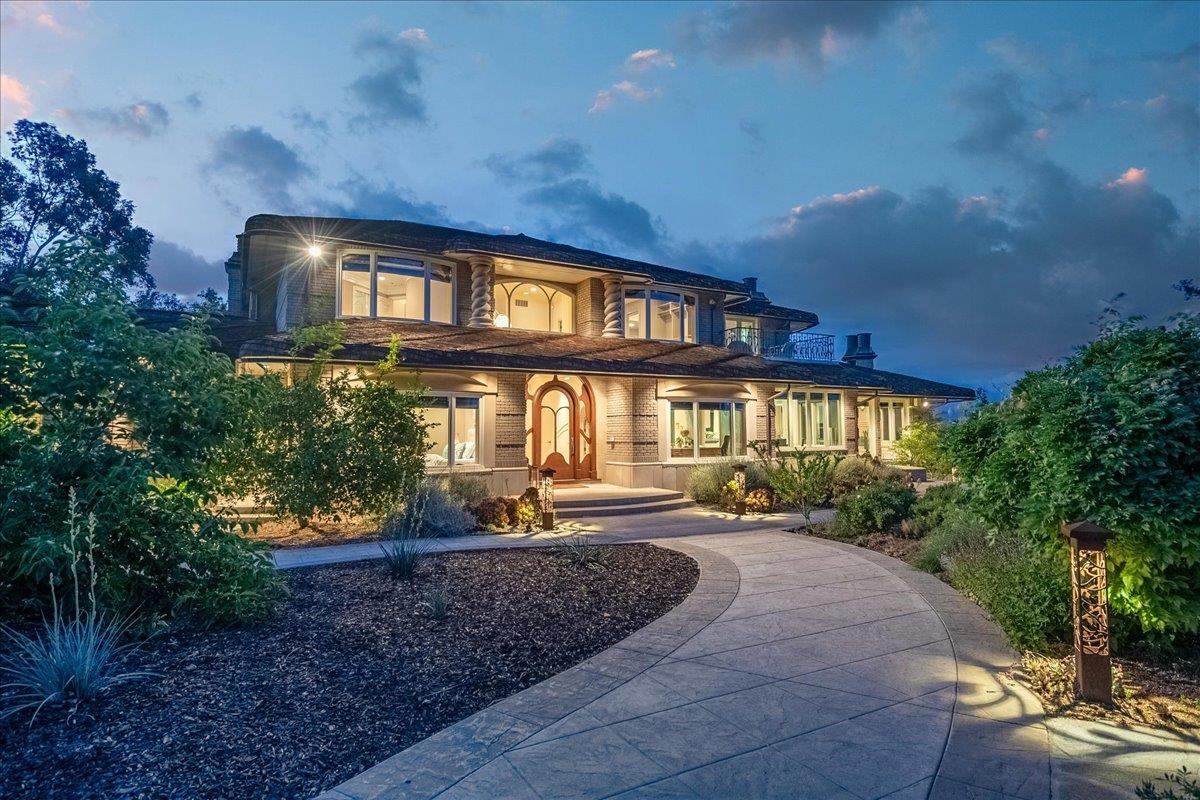 Detail Gallery Image 14 of 94 For 14467 Sobey Rd, Saratoga,  CA 95070 - 4 Beds | 5/2 Baths