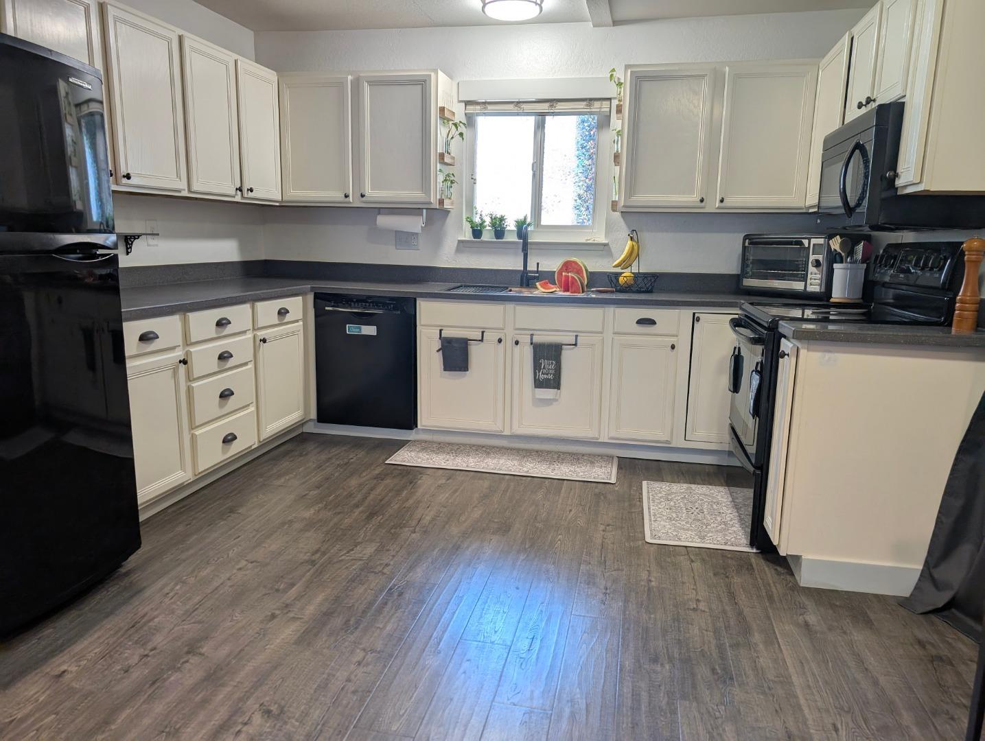 Detail Gallery Image 6 of 29 For 308 River St #E 33,  Santa Cruz,  CA 95060 - 2 Beds | 1 Baths