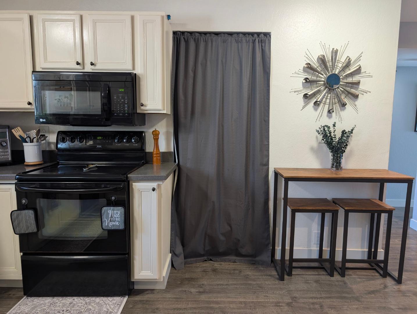 Detail Gallery Image 7 of 29 For 308 River St #E 33,  Santa Cruz,  CA 95060 - 2 Beds | 1 Baths