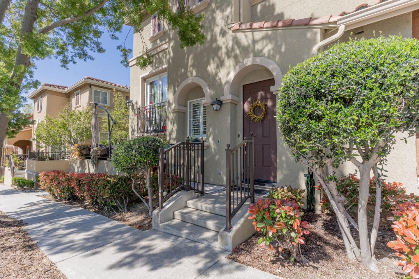 Detail Gallery Image 2 of 59 For 2985 Saint Florian Way, San Jose,  CA 95136 - 4 Beds | 3/1 Baths