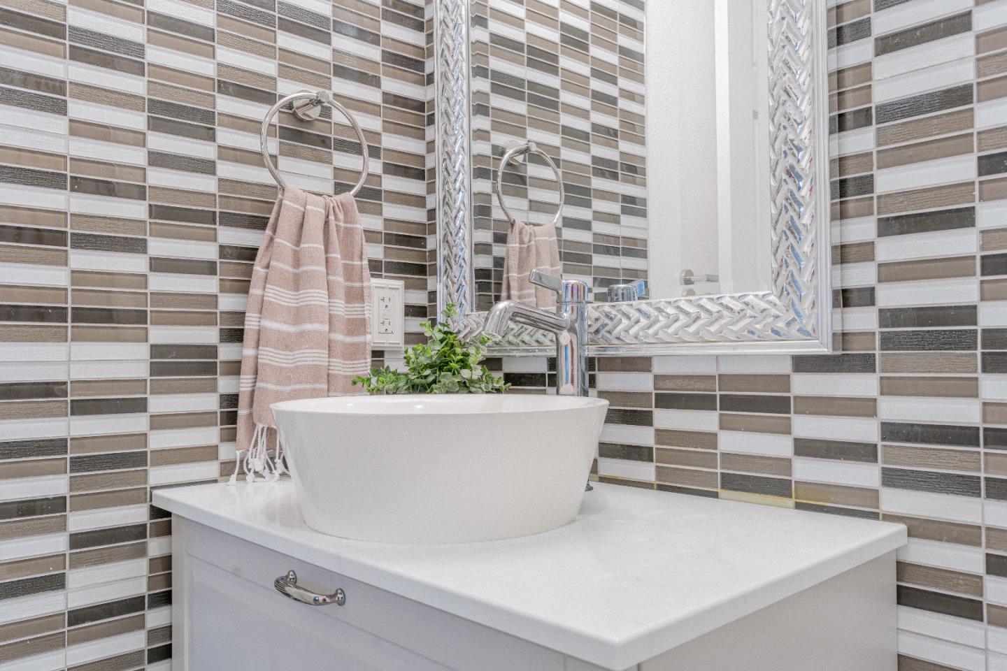 Detail Gallery Image 26 of 59 For 2985 Saint Florian Way, San Jose,  CA 95136 - 4 Beds | 3/1 Baths