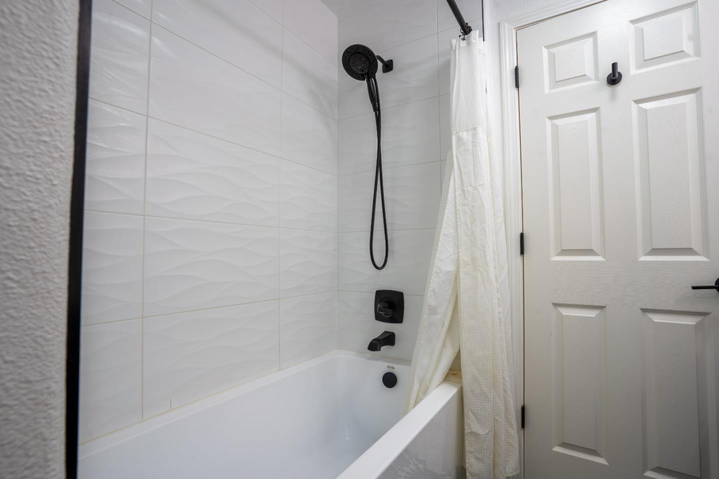 Detail Gallery Image 33 of 59 For 2985 Saint Florian Way, San Jose,  CA 95136 - 4 Beds | 3/1 Baths