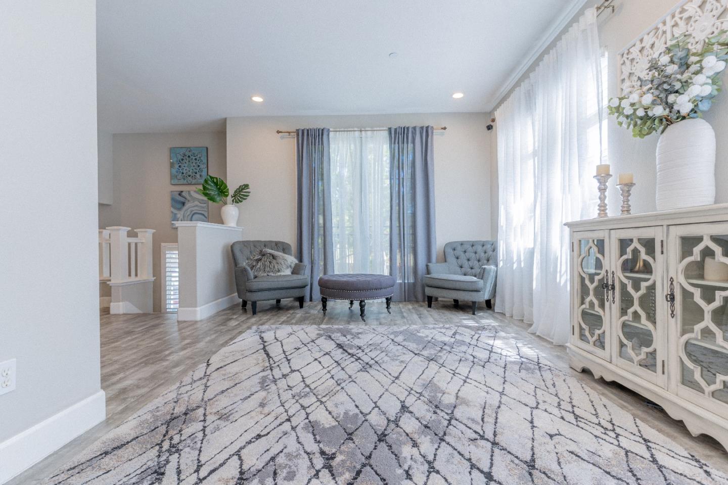 Detail Gallery Image 6 of 59 For 2985 Saint Florian Way, San Jose,  CA 95136 - 4 Beds | 3/1 Baths