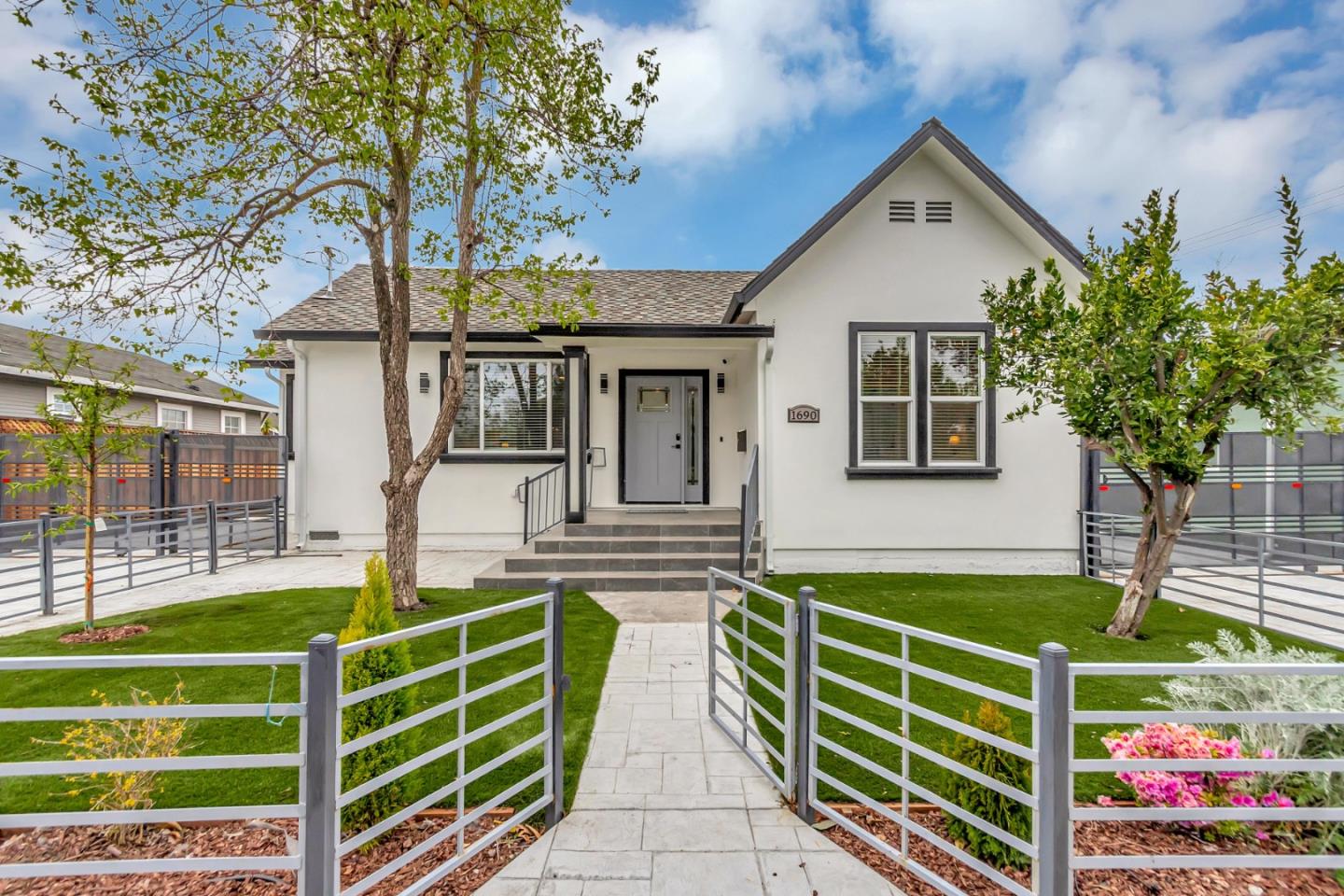 Detail Gallery Image 1 of 16 For 1690 Washington St, Santa Clara,  CA 95050 - 3 Beds | 2 Baths