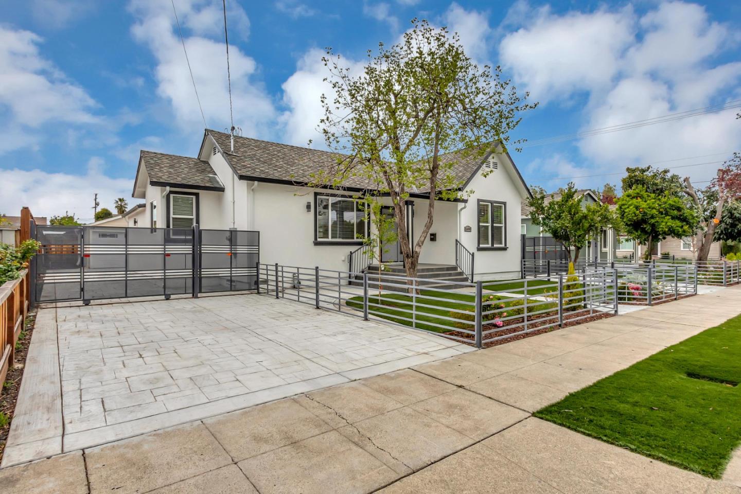 Detail Gallery Image 2 of 16 For 1690 Washington St, Santa Clara,  CA 95050 - 3 Beds | 2 Baths