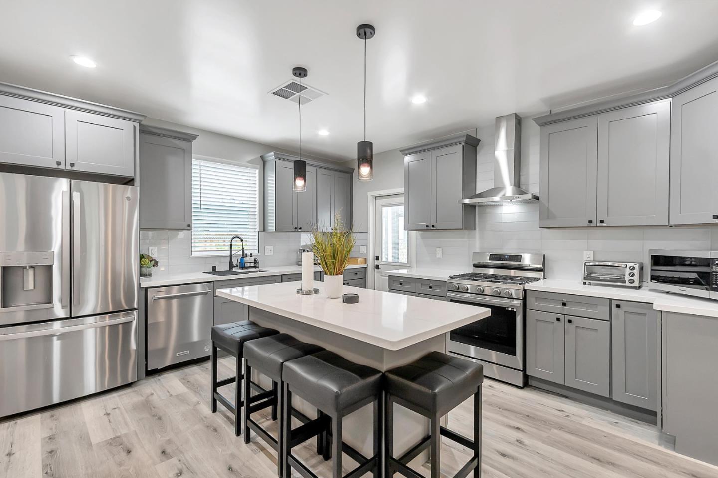Detail Gallery Image 7 of 16 For 1690 Washington St, Santa Clara,  CA 95050 - 3 Beds | 2 Baths