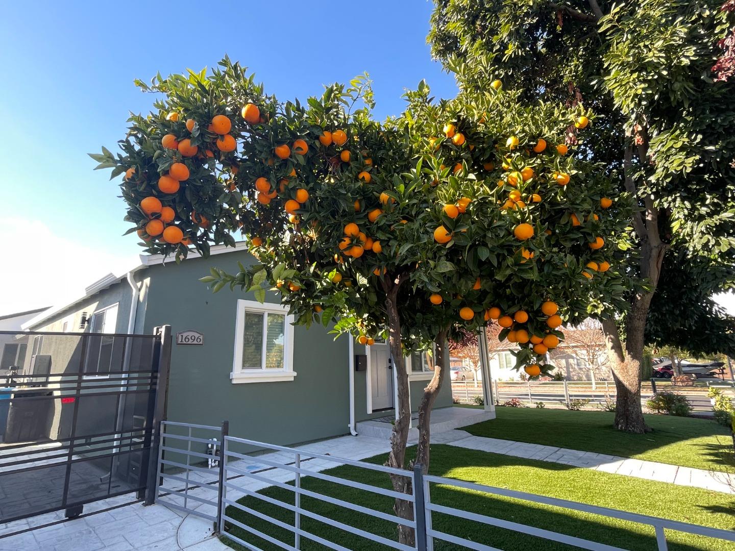 Detail Gallery Image 3 of 15 For 1696 Washington St, Santa Clara,  CA 95050 - 2 Beds | 2 Baths