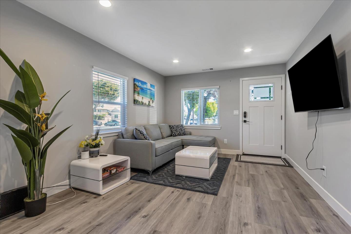Detail Gallery Image 6 of 15 For 1696 Washington St, Santa Clara,  CA 95050 - 2 Beds | 2 Baths