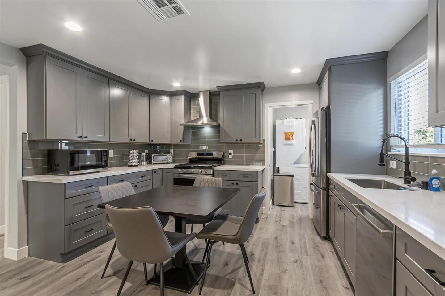 Detail Gallery Image 9 of 15 For 1696 Washington St, Santa Clara,  CA 95050 - 2 Beds | 2 Baths