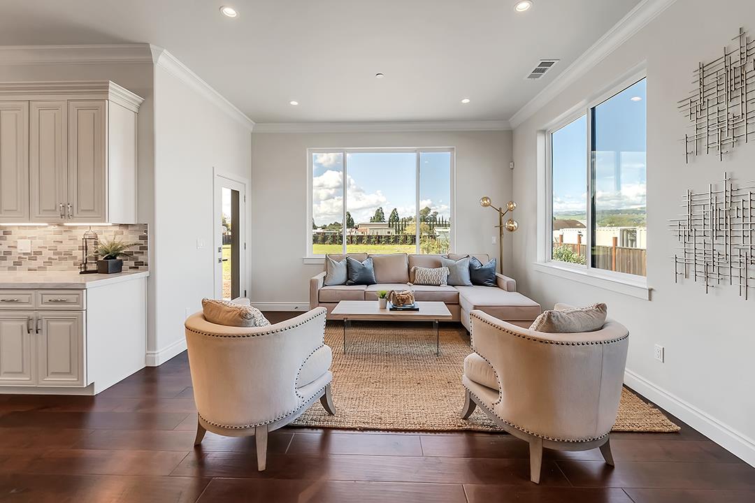 Detail Gallery Image 10 of 59 For 475 E Middle Ave, San Martin,  CA 95046 - 3 Beds | 3/1 Baths