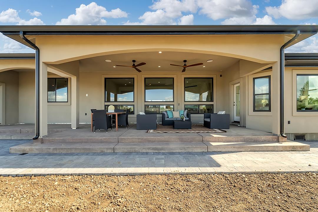 Detail Gallery Image 3 of 59 For 475 E Middle Ave, San Martin,  CA 95046 - 3 Beds | 3/1 Baths