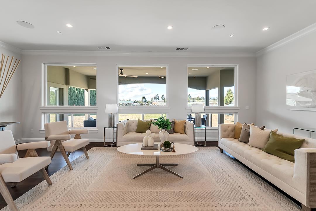 Detail Gallery Image 7 of 59 For 475 E Middle Ave, San Martin,  CA 95046 - 3 Beds | 3/1 Baths