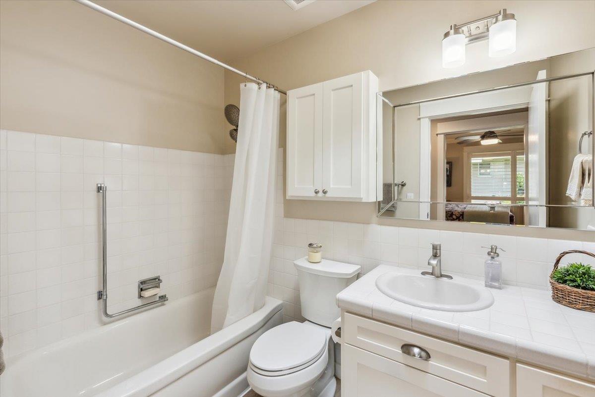 Detail Gallery Image 17 of 33 For 44 Hacienda Carmel, Carmel,  CA 93923 - 2 Beds | 2 Baths