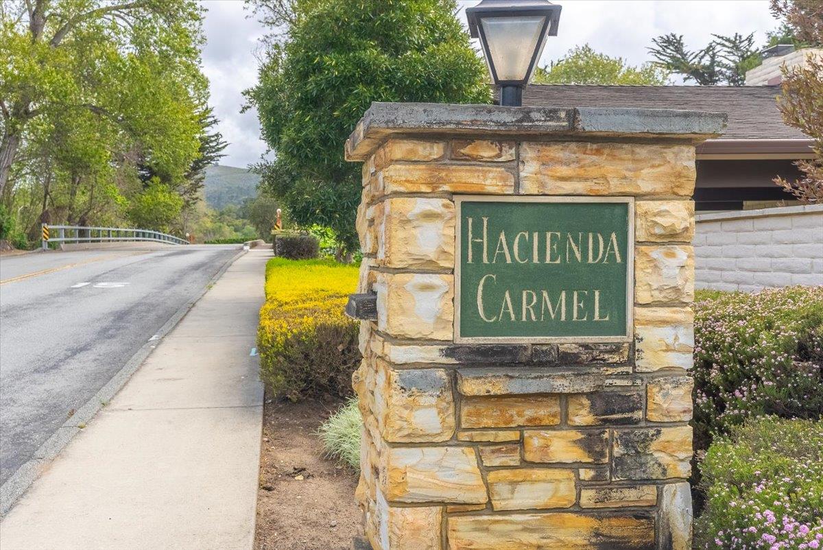 Detail Gallery Image 3 of 33 For 44 Hacienda Carmel, Carmel,  CA 93923 - 2 Beds | 2 Baths