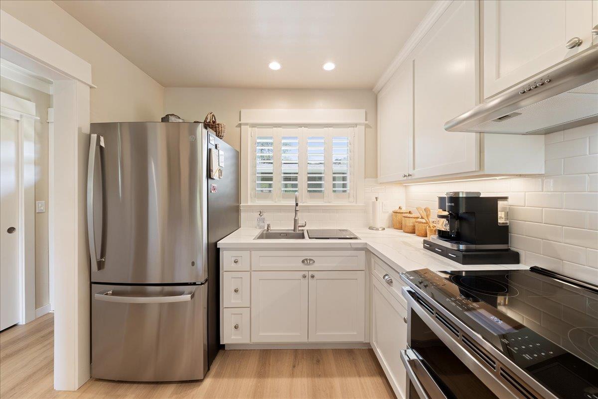 Detail Gallery Image 7 of 33 For 44 Hacienda Carmel, Carmel,  CA 93923 - 2 Beds | 2 Baths
