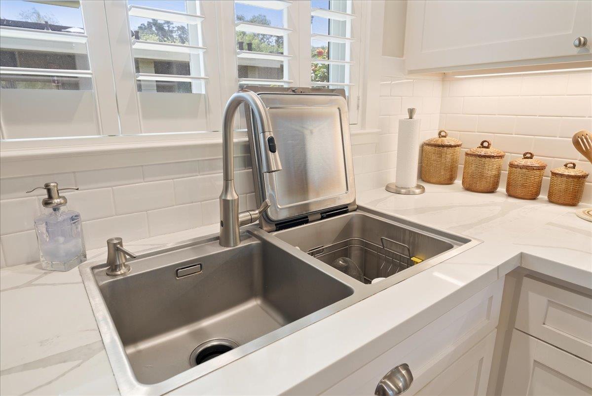 Detail Gallery Image 8 of 33 For 44 Hacienda Carmel, Carmel,  CA 93923 - 2 Beds | 2 Baths