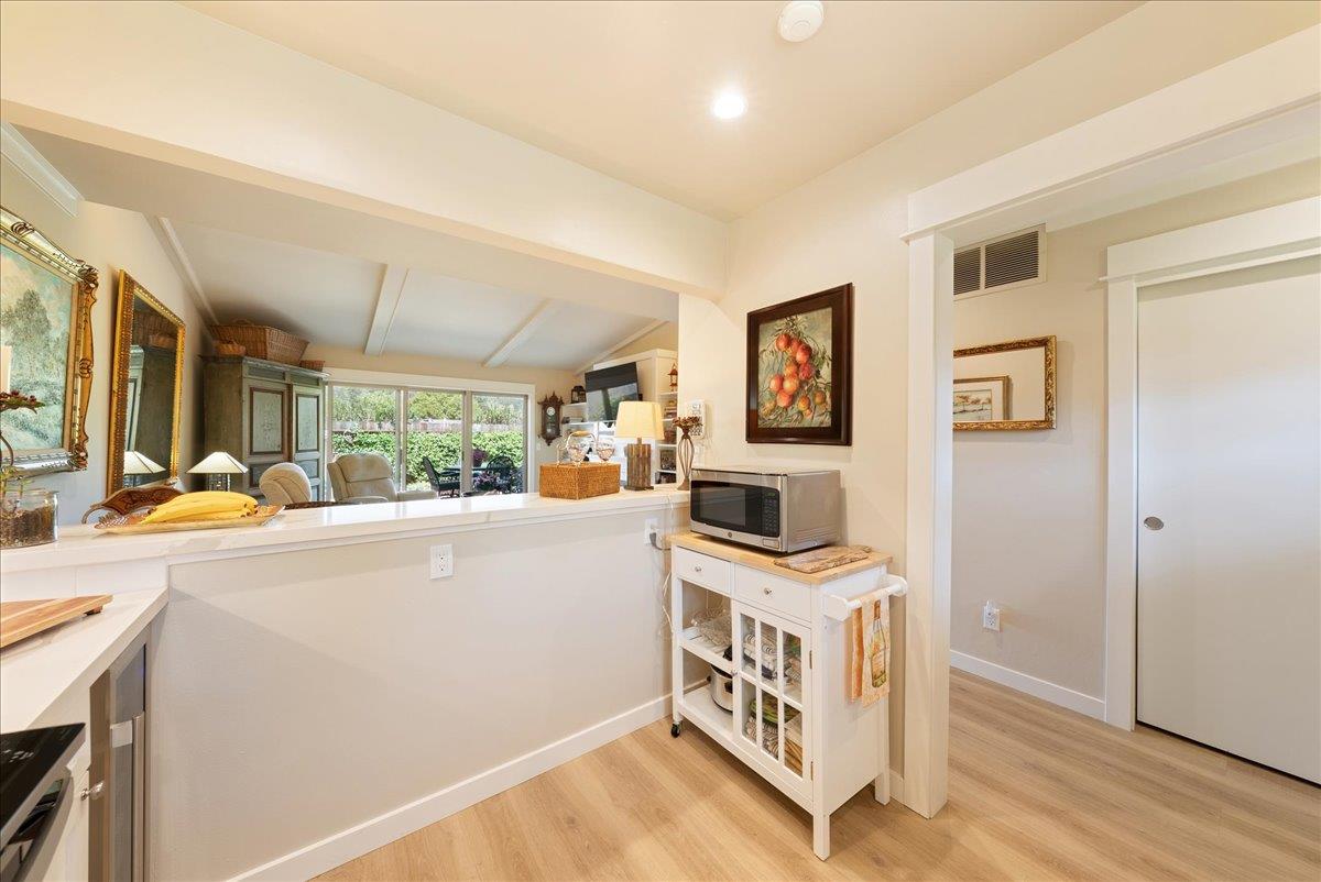 Detail Gallery Image 9 of 33 For 44 Hacienda Carmel, Carmel,  CA 93923 - 2 Beds | 2 Baths