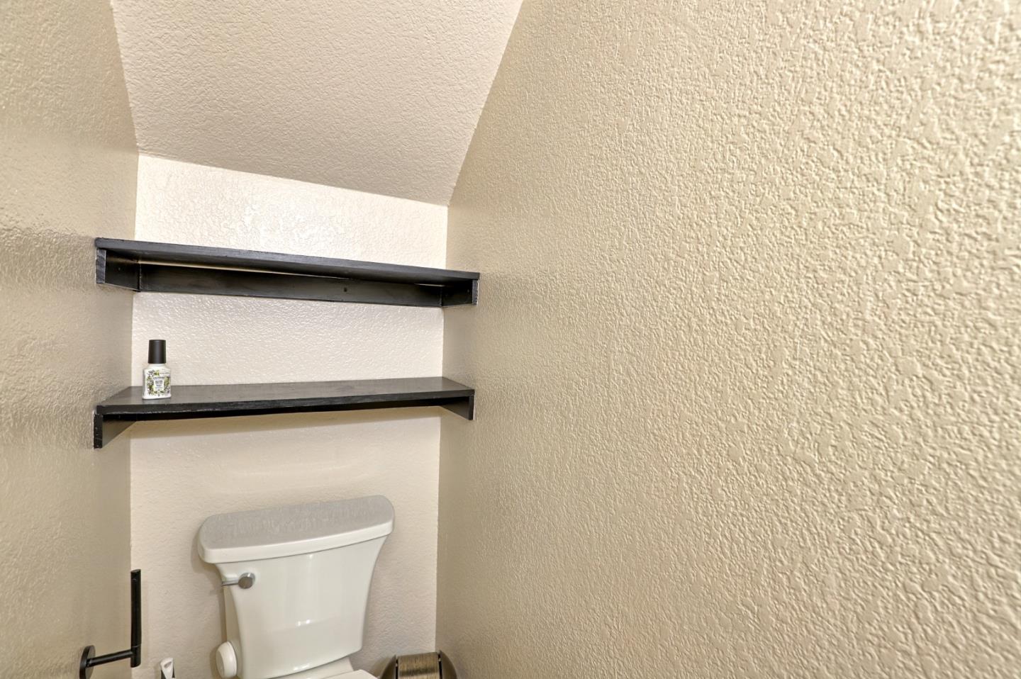 Detail Gallery Image 10 of 31 For 482 S Willard Ave, San Jose,  CA 95126 - 2 Beds | 2/1 Baths