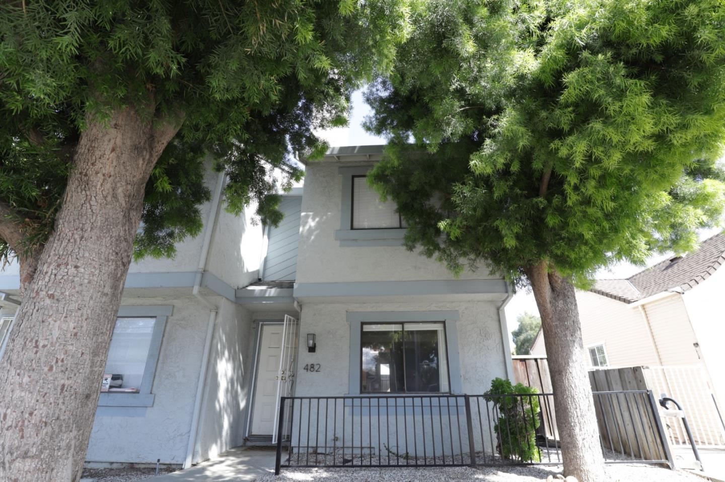 Detail Gallery Image 2 of 31 For 482 S Willard Ave, San Jose,  CA 95126 - 2 Beds | 2/1 Baths