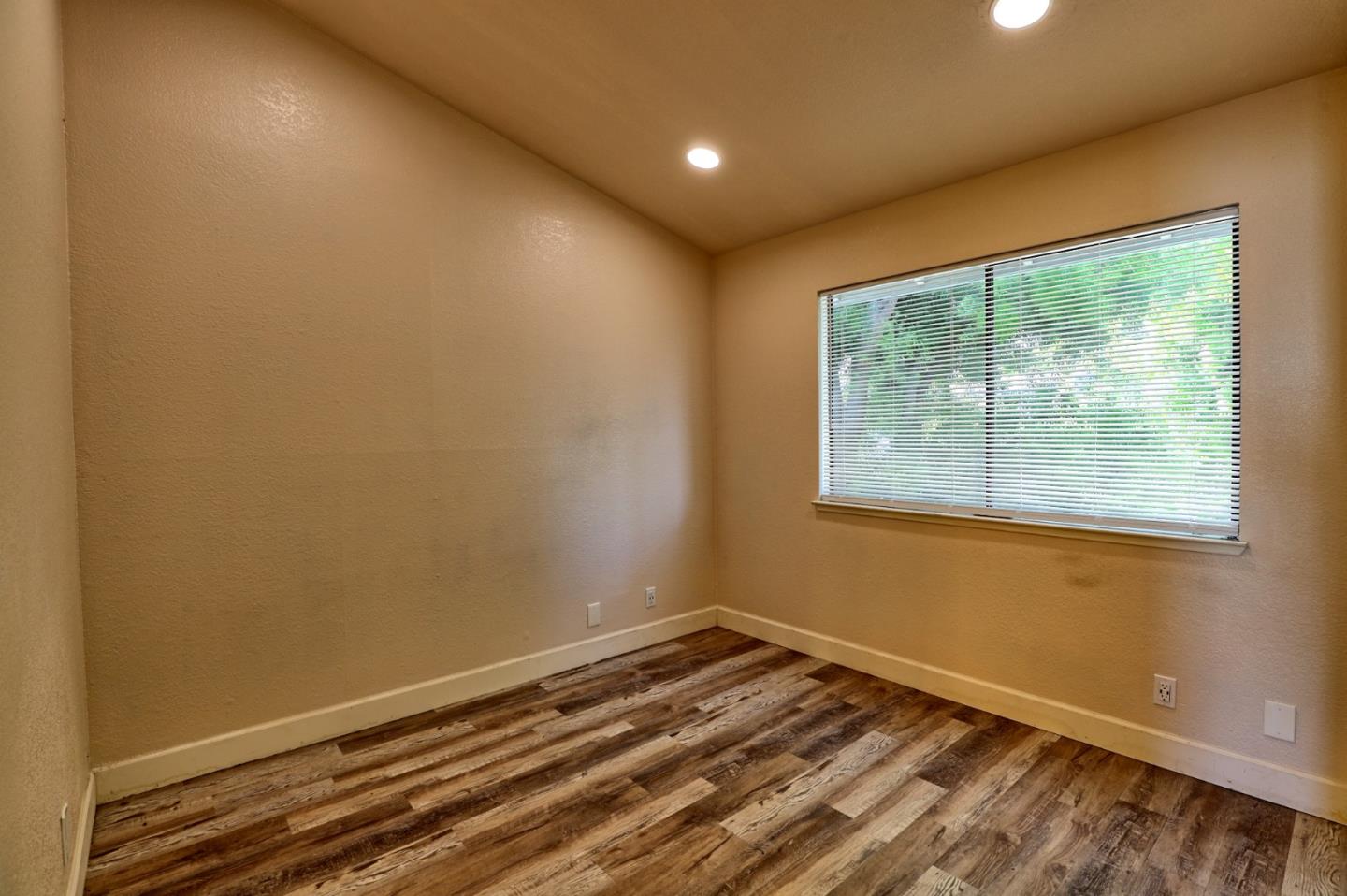 Detail Gallery Image 21 of 31 For 482 S Willard Ave, San Jose,  CA 95126 - 2 Beds | 2/1 Baths