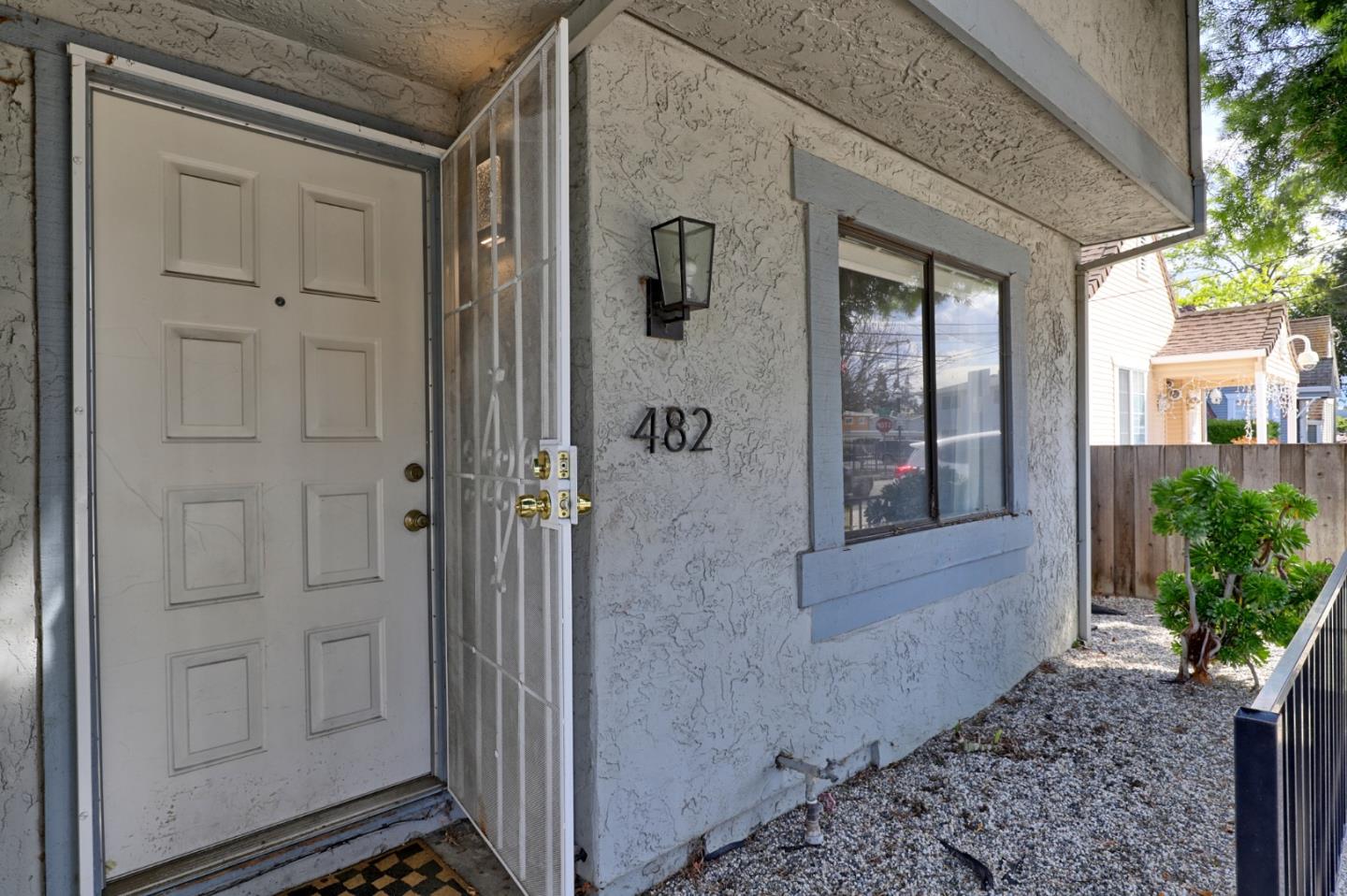 Detail Gallery Image 7 of 31 For 482 S Willard Ave, San Jose,  CA 95126 - 2 Beds | 2/1 Baths
