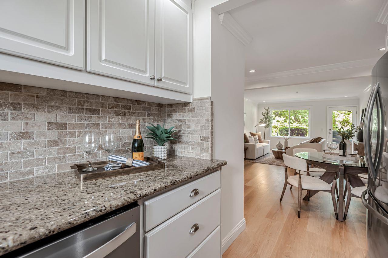 Detail Gallery Image 15 of 40 For 4016 Farm Hill Blvd #103,  Redwood City,  CA 94061 - 2 Beds | 1 Baths
