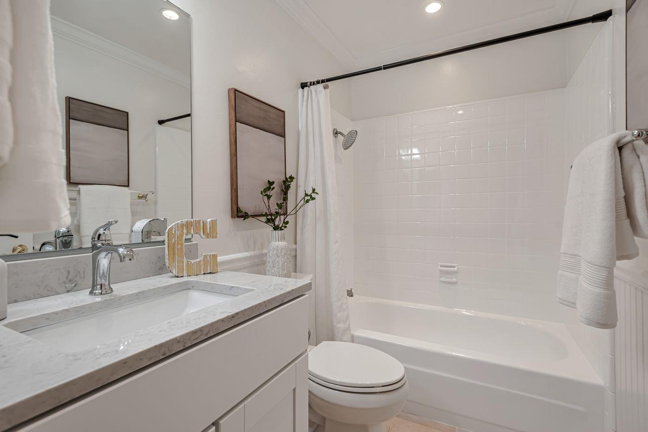 Detail Gallery Image 27 of 40 For 4016 Farm Hill Blvd #103,  Redwood City,  CA 94061 - 2 Beds | 1 Baths