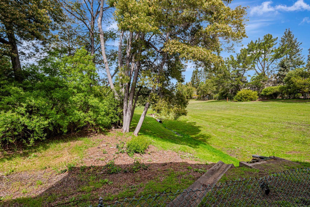 Detail Gallery Image 31 of 40 For 4016 Farm Hill Blvd #103,  Redwood City,  CA 94061 - 2 Beds | 1 Baths