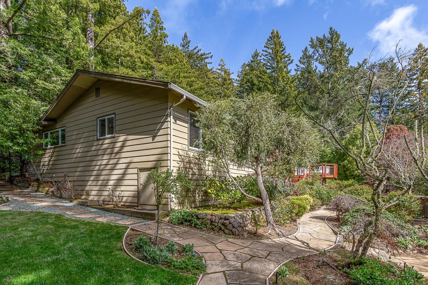 Detail Gallery Image 19 of 20 For 13250 Skyline Blvd, Woodside,  CA 94062 - 3 Beds | 2 Baths