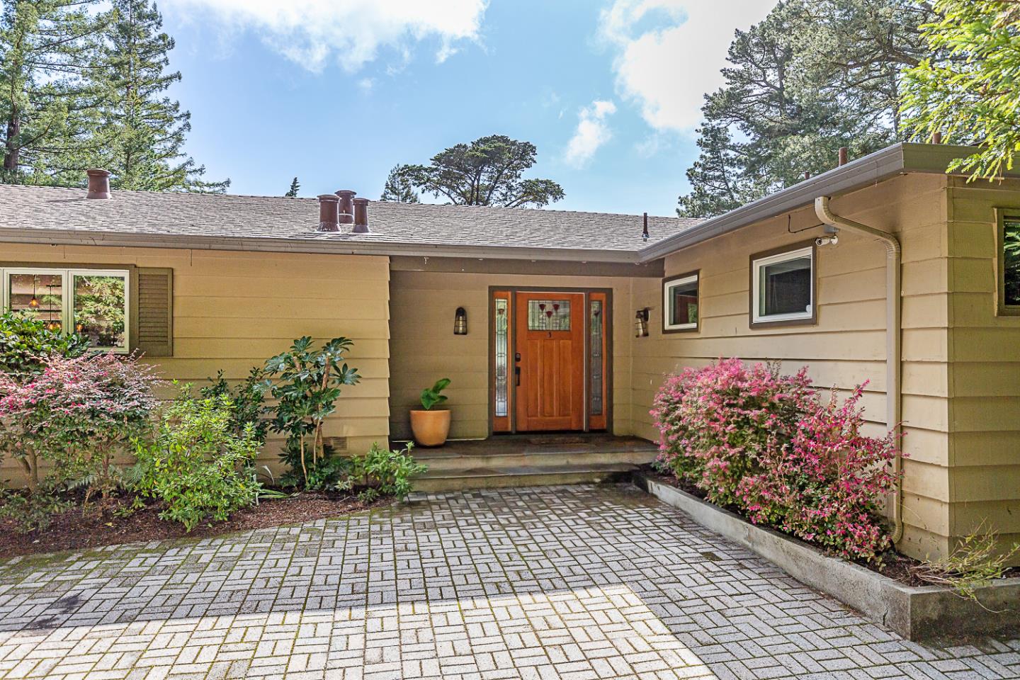 Detail Gallery Image 2 of 20 For 13250 Skyline Blvd, Woodside,  CA 94062 - 3 Beds | 2 Baths