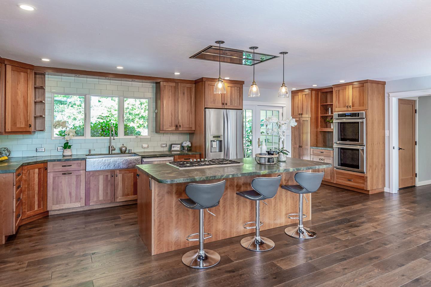 Detail Gallery Image 7 of 20 For 13250 Skyline Blvd, Woodside,  CA 94062 - 3 Beds | 2 Baths