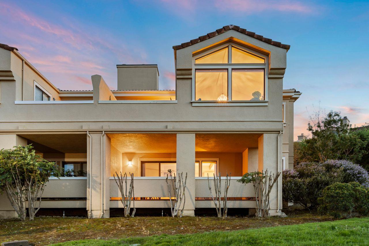 Detail Gallery Image 12 of 56 For 2 Bellflower Ln, San Carlos,  CA 94070 - 2 Beds | 2/1 Baths