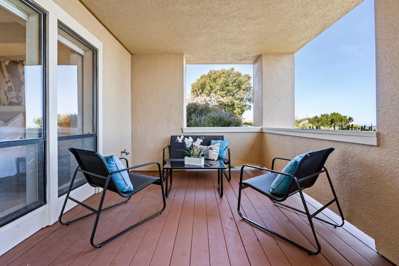 Detail Gallery Image 13 of 56 For 2 Bellflower Ln, San Carlos,  CA 94070 - 2 Beds | 2/1 Baths