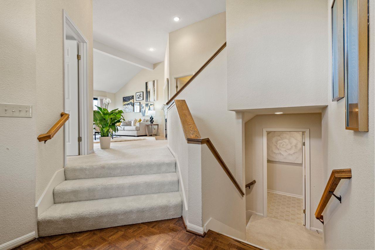 Detail Gallery Image 18 of 56 For 2 Bellflower Ln, San Carlos,  CA 94070 - 2 Beds | 2/1 Baths