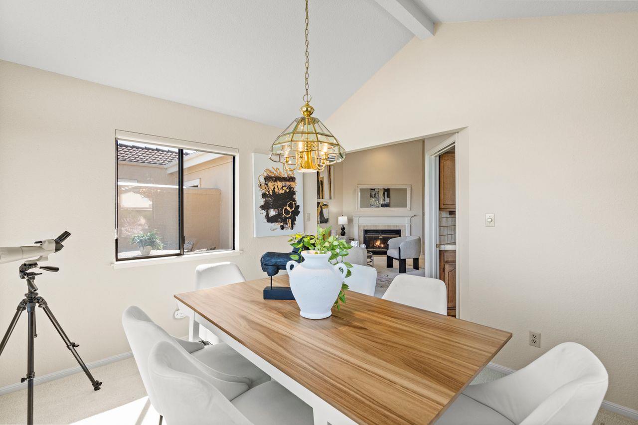 Detail Gallery Image 26 of 56 For 2 Bellflower Ln, San Carlos,  CA 94070 - 2 Beds | 2/1 Baths