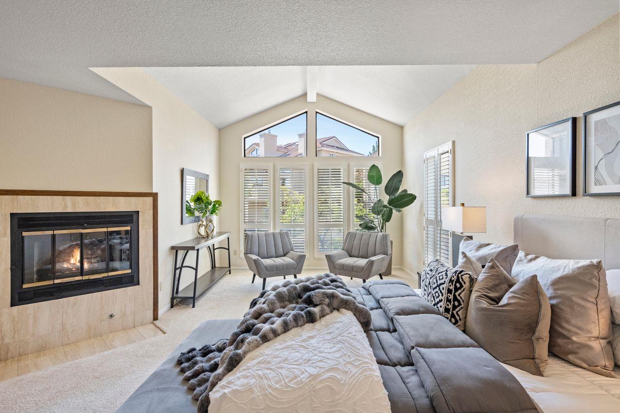 Detail Gallery Image 33 of 56 For 2 Bellflower Ln, San Carlos,  CA 94070 - 2 Beds | 2/1 Baths