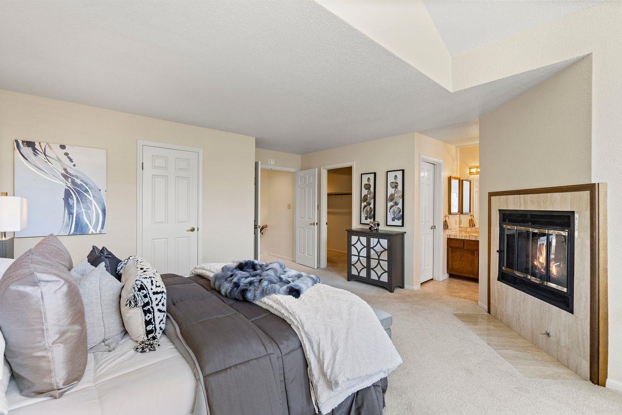 Detail Gallery Image 34 of 56 For 2 Bellflower Ln, San Carlos,  CA 94070 - 2 Beds | 2/1 Baths