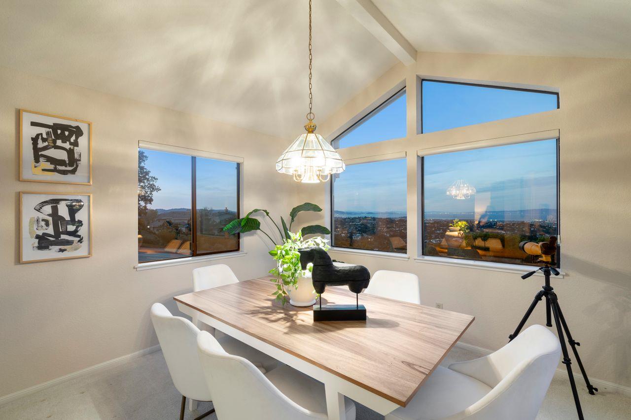 Detail Gallery Image 43 of 56 For 2 Bellflower Ln, San Carlos,  CA 94070 - 2 Beds | 2/1 Baths