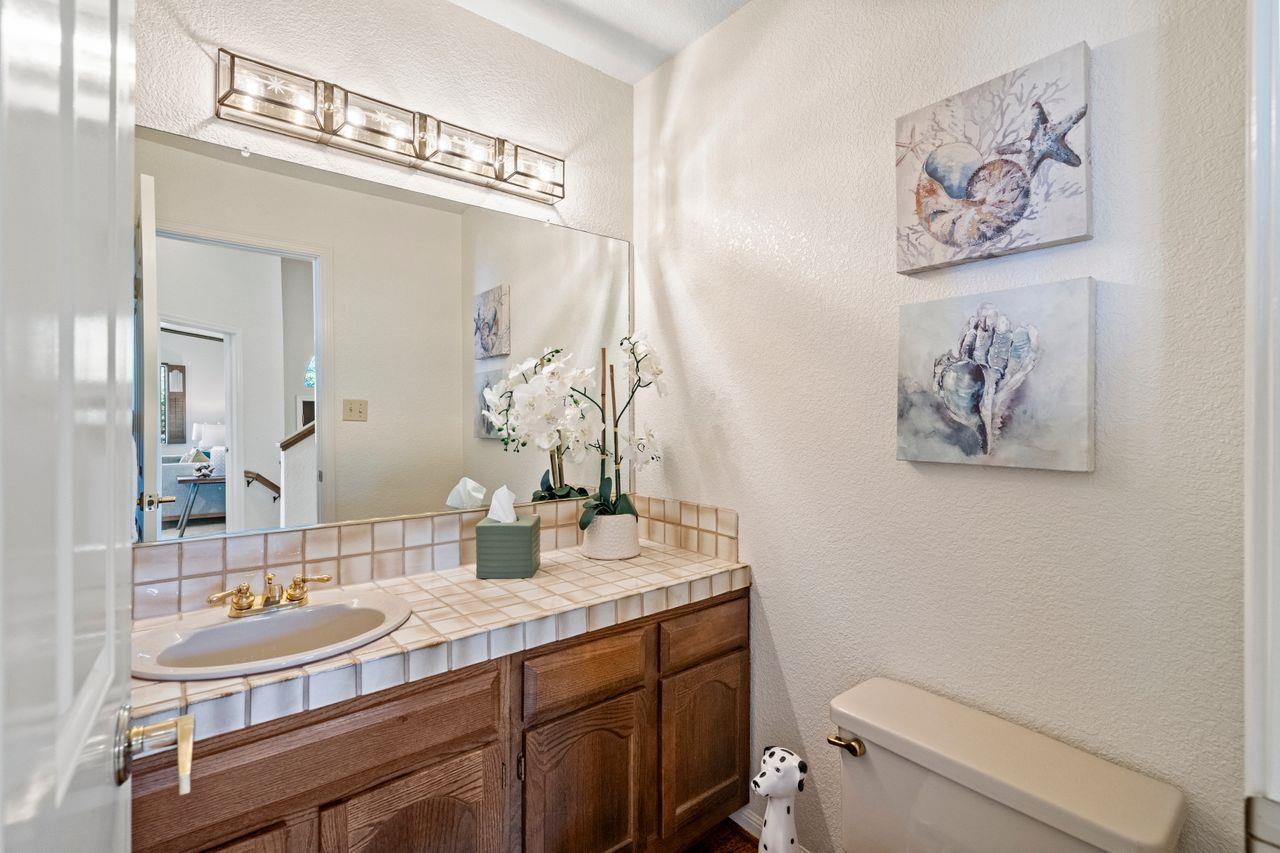 Detail Gallery Image 44 of 56 For 2 Bellflower Ln, San Carlos,  CA 94070 - 2 Beds | 2/1 Baths