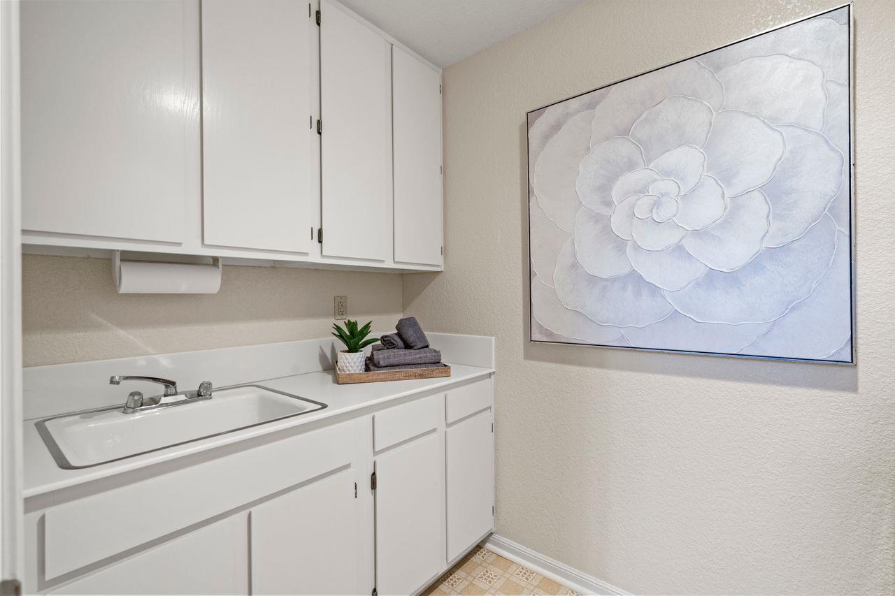 Detail Gallery Image 47 of 56 For 2 Bellflower Ln, San Carlos,  CA 94070 - 2 Beds | 2/1 Baths