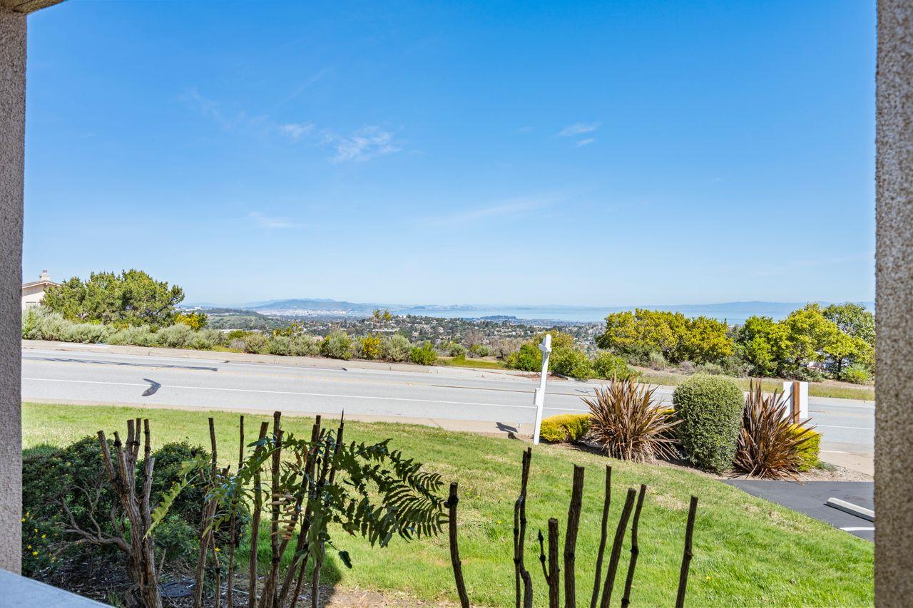 Detail Gallery Image 54 of 56 For 2 Bellflower Ln, San Carlos,  CA 94070 - 2 Beds | 2/1 Baths