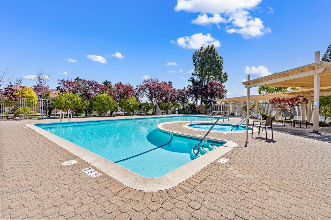 Detail Gallery Image 55 of 56 For 2 Bellflower Ln, San Carlos,  CA 94070 - 2 Beds | 2/1 Baths