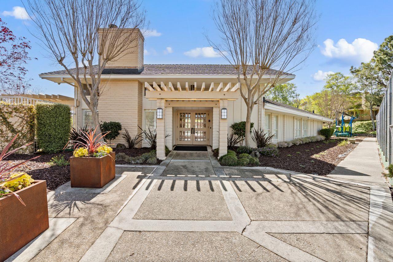 Detail Gallery Image 56 of 56 For 2 Bellflower Ln, San Carlos,  CA 94070 - 2 Beds | 2/1 Baths