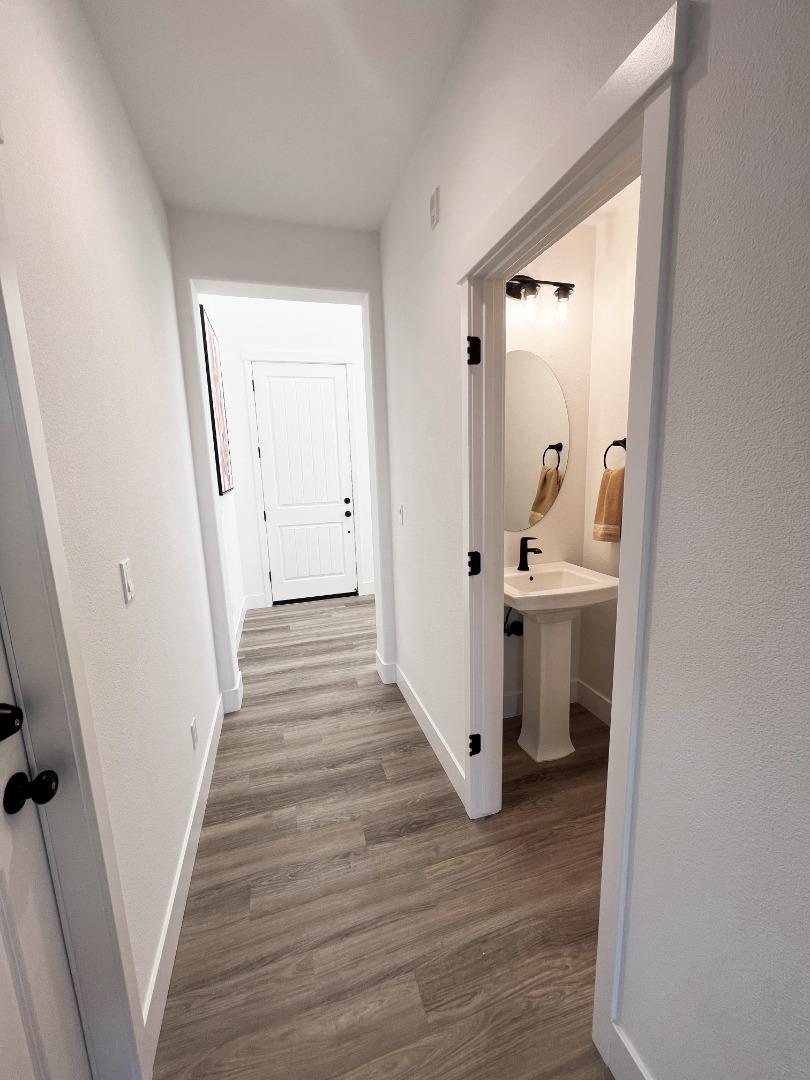 Detail Gallery Image 11 of 24 For 1183 Scout Peak Way #14-8,  Hollister,  CA 95023 - 3 Beds | 2/1 Baths