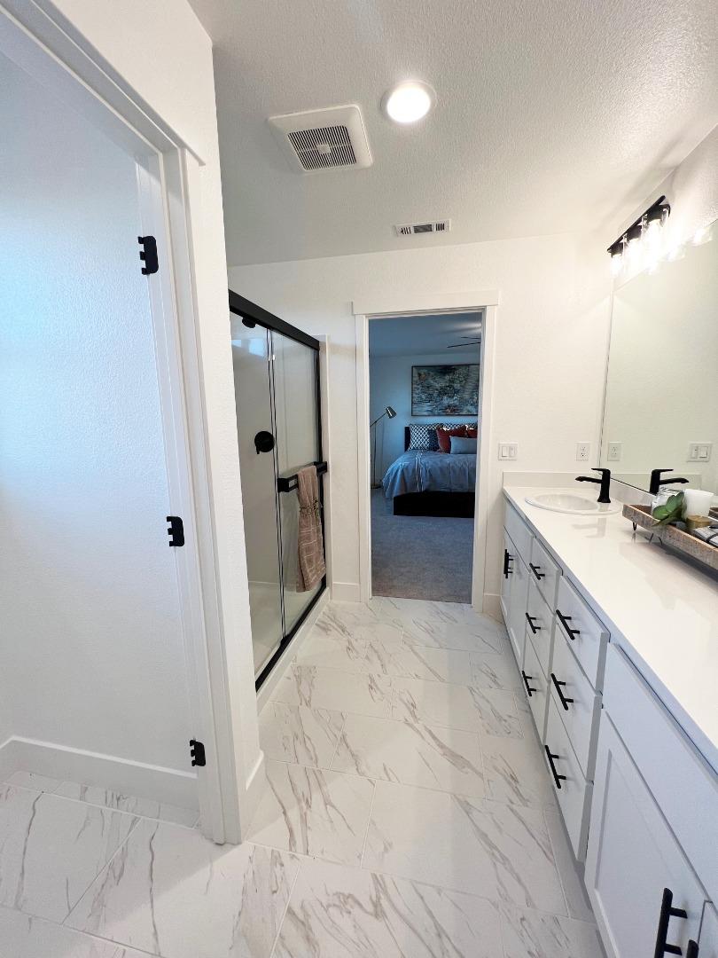 Detail Gallery Image 17 of 24 For 1183 Scout Peak Way #14-8,  Hollister,  CA 95023 - 3 Beds | 2/1 Baths