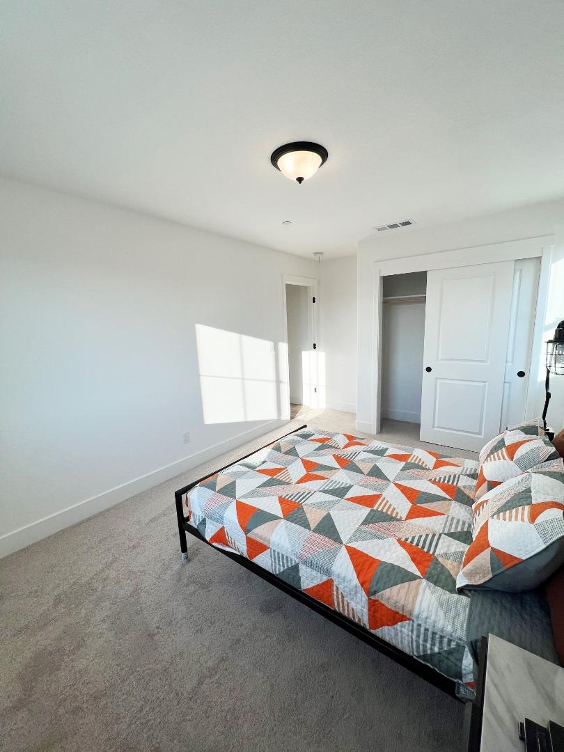 Detail Gallery Image 2 of 24 For 1183 Scout Peak Way #14-8,  Hollister,  CA 95023 - 3 Beds | 2/1 Baths